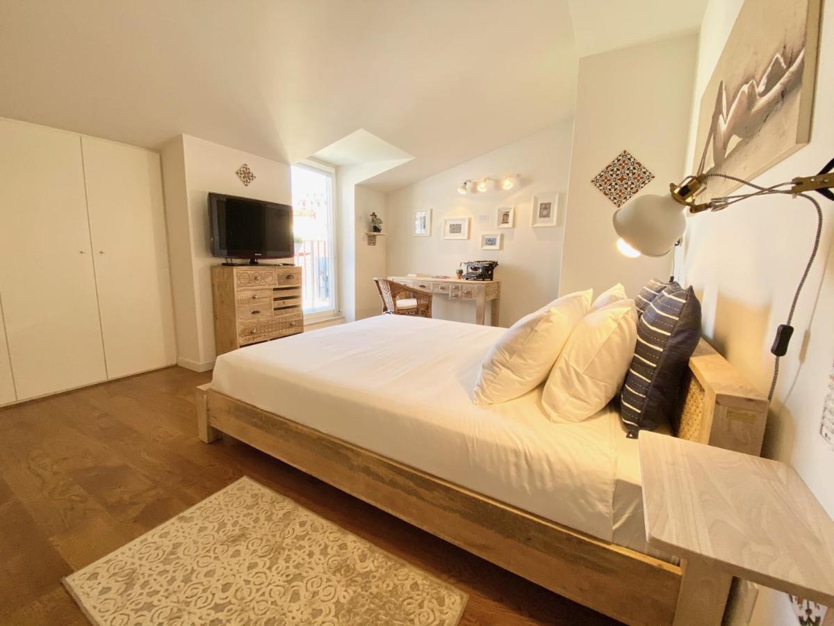 Unique By Myplaceforyou, In The Center Of With Views Over The And The Tagus River Apartamento *